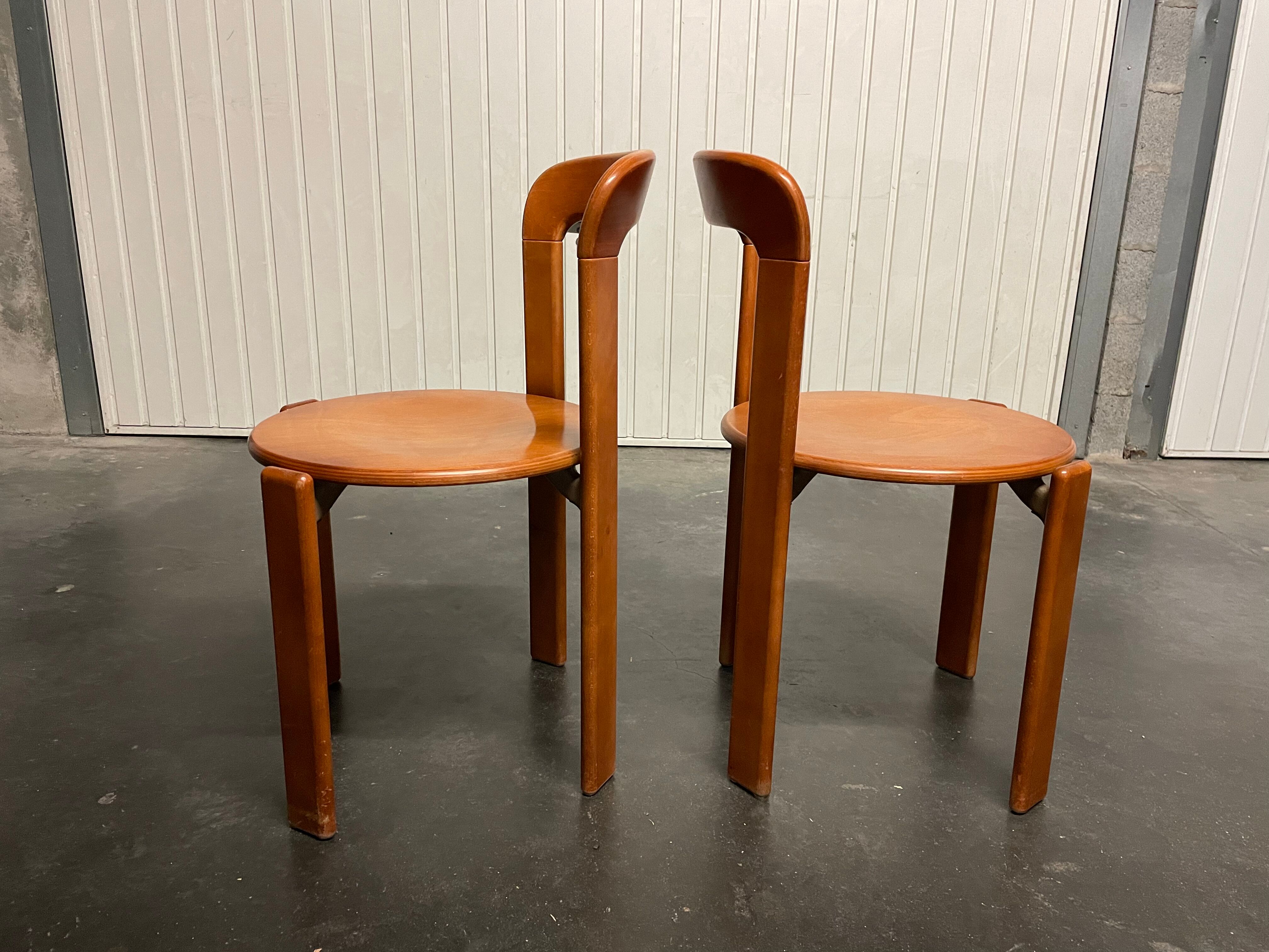 Paire de chaise modèle 33 par Bruno Rey