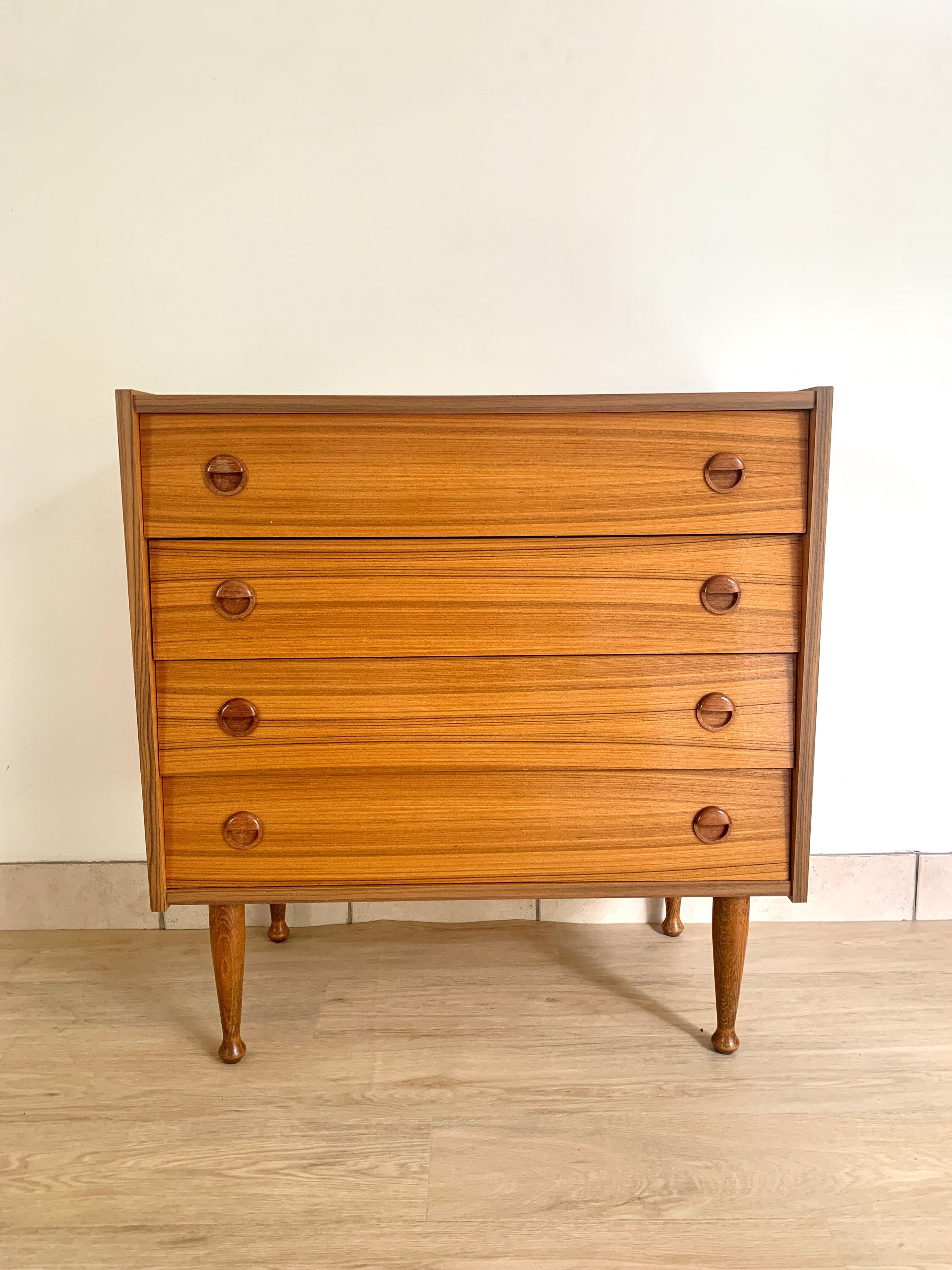 Teak chest of drawers 60s