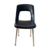 Chaise en simili cuir noir cousu