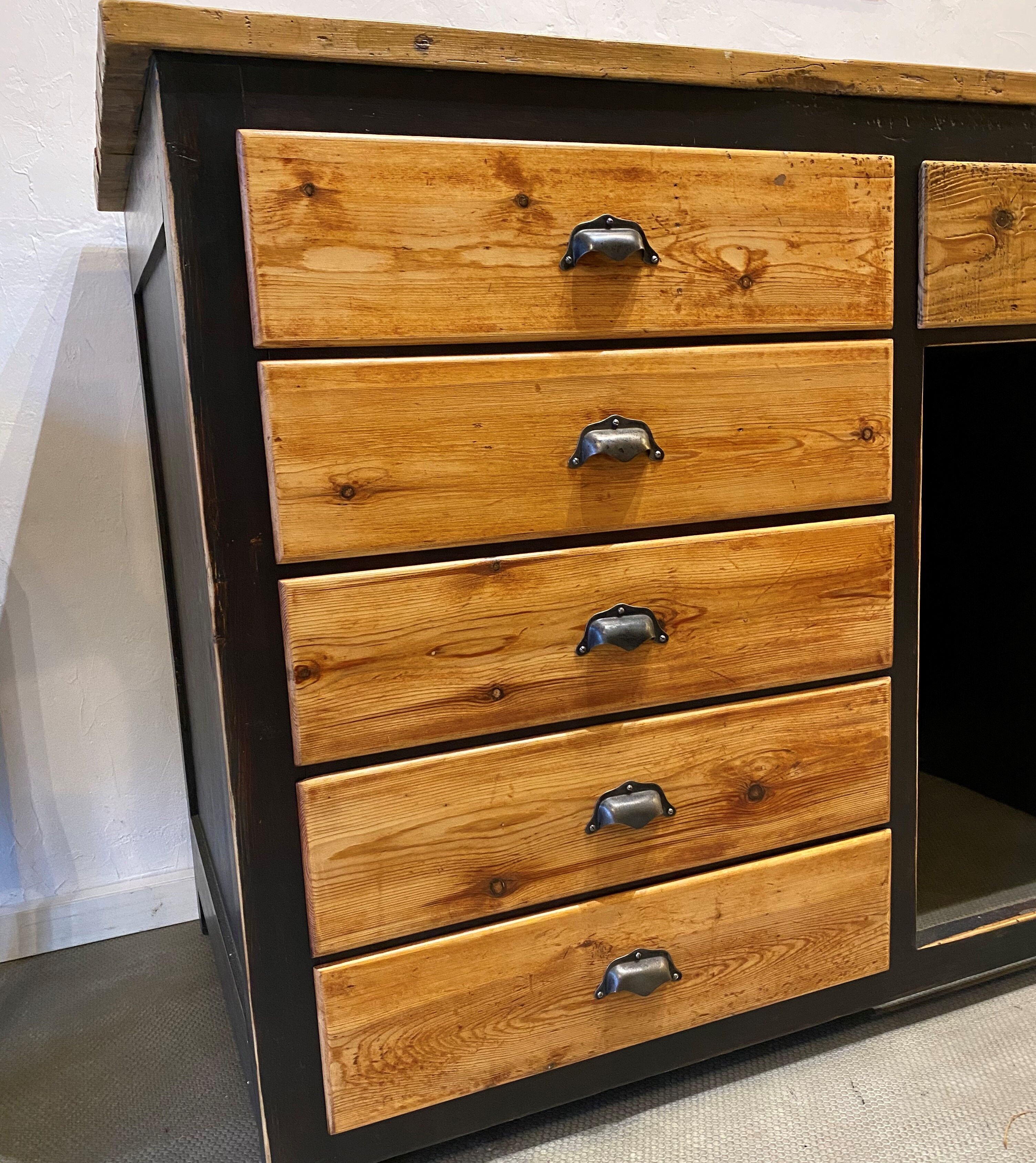 Counter-store hardware