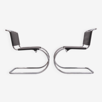 Early set Ludwig Mies van der Rohe MR10 cantilever chairs