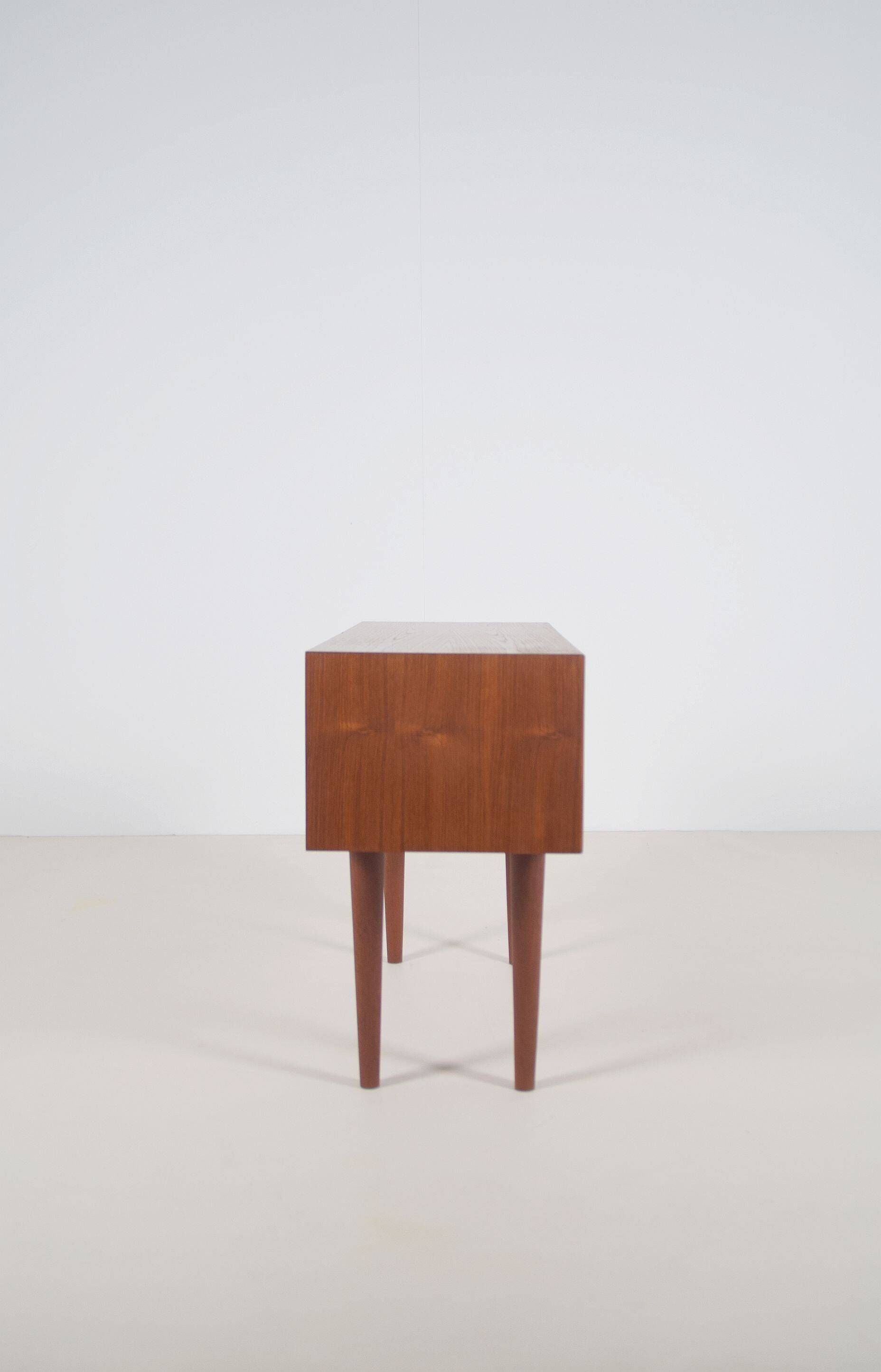 Commode danoise conçue par Kai Kristiansen pour FM Mobler, années 1960.