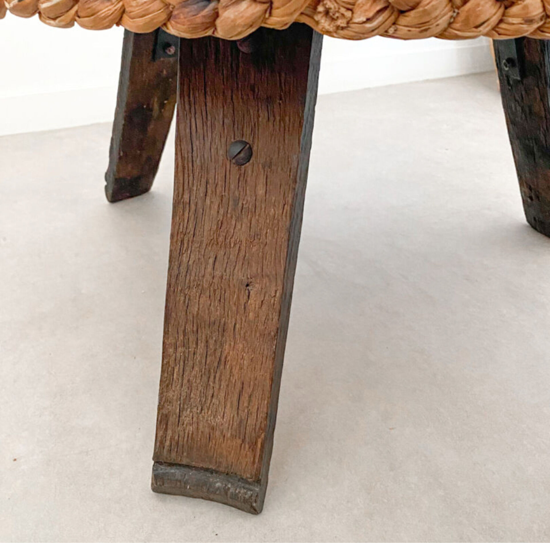Brutalist tripod coffee table attributed to Audoux & Minnet (1950s)