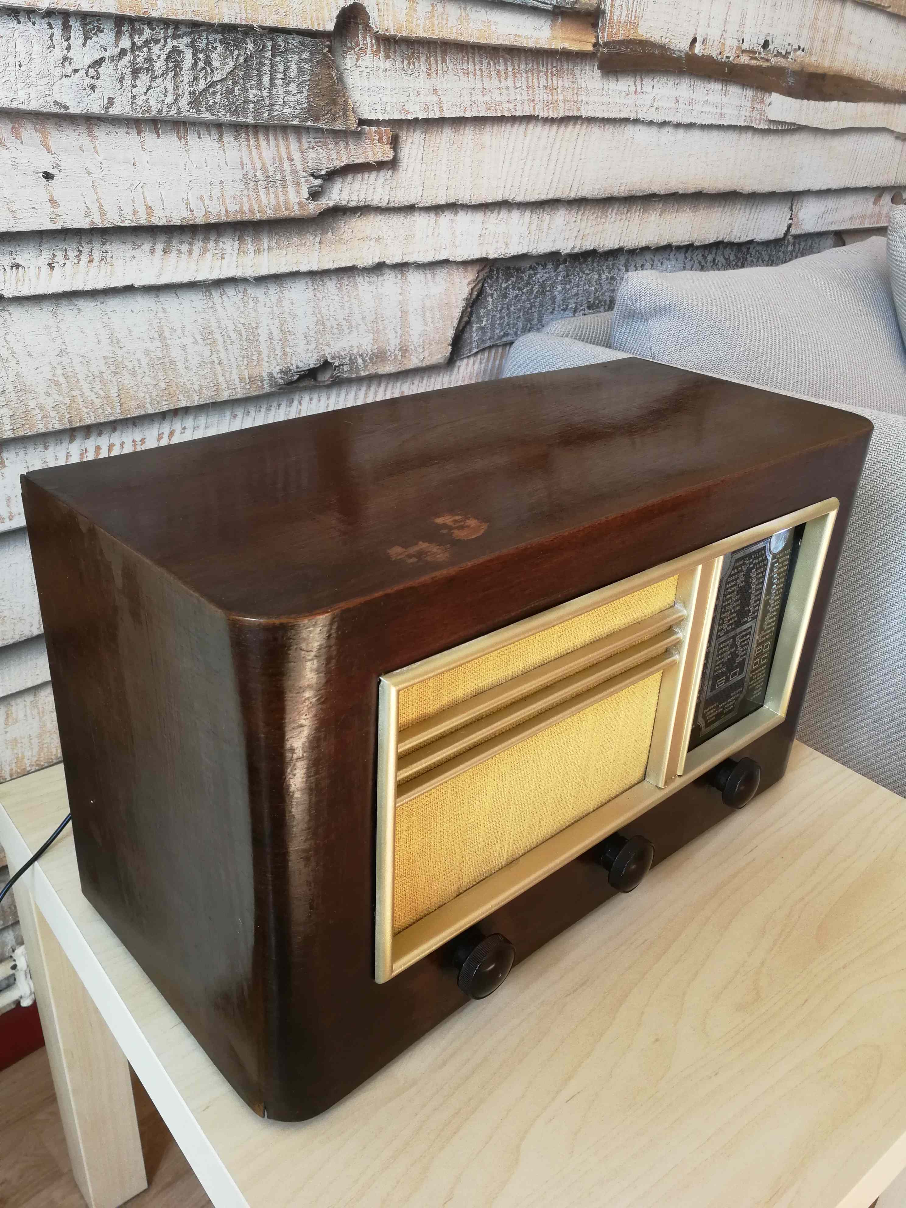 TSF radio station compatible Bluetooth