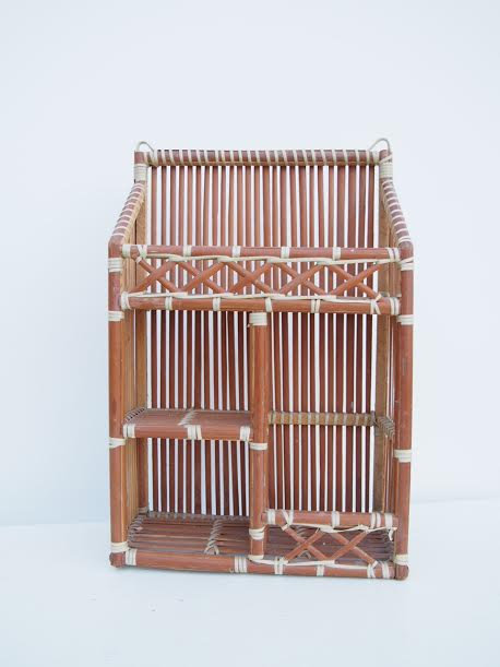 Shelf white rattan and scoubidou