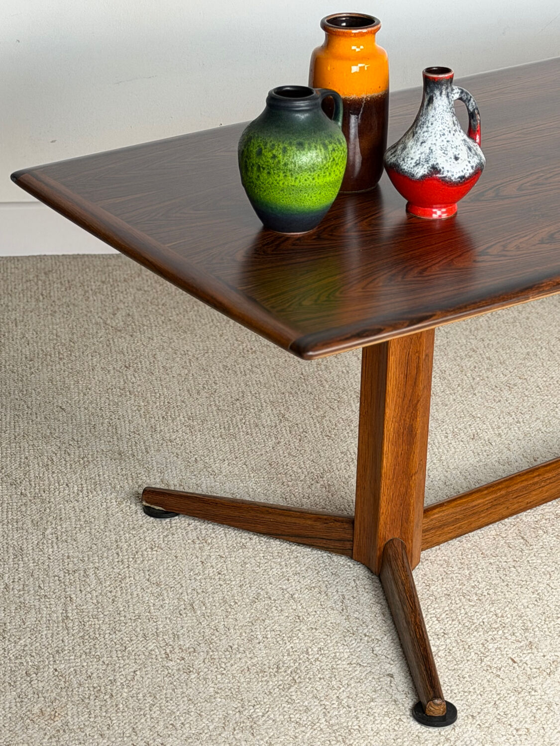 Vintage coffee table – Wooden top & star base