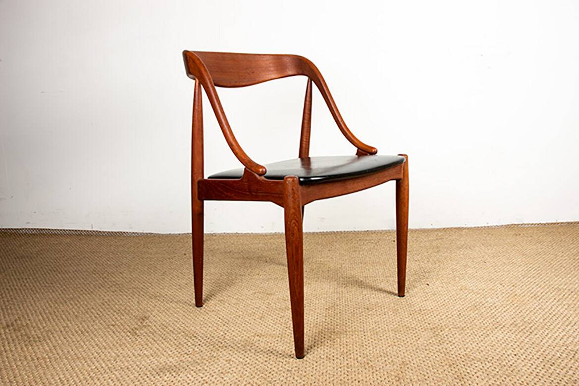 Set of 6 Danish chairs in teak and skai, model 16, Johannes Andersen.