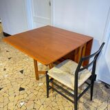 Scandinavian table with flaps