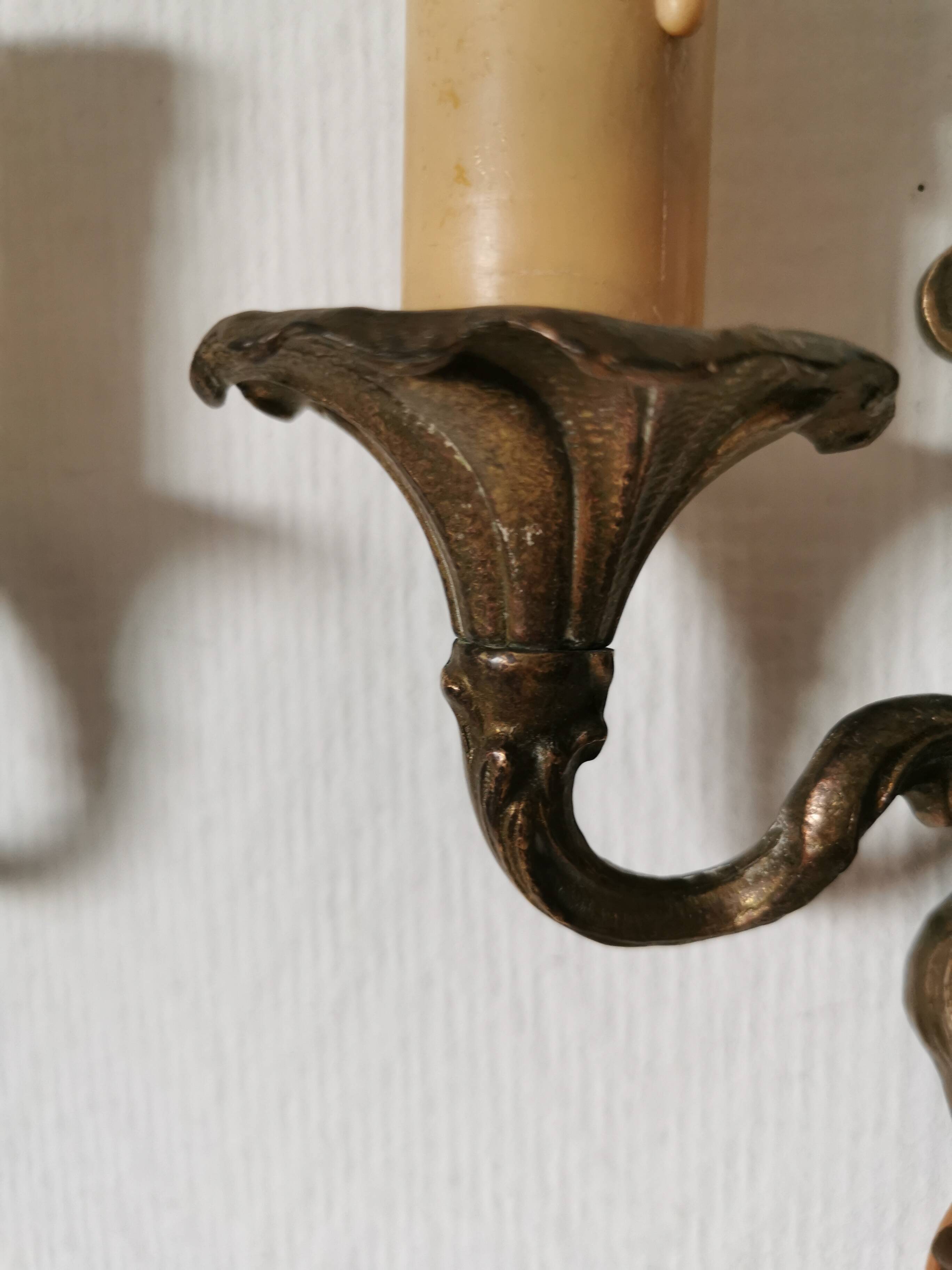 Pair of wall lights, classic style, LouisXV, gold metal, bronze or brass, candle holder effect