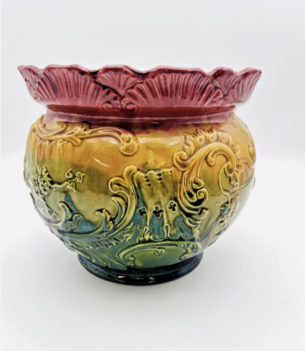 Antique multi-colored slip pot with relief decoration - 637019