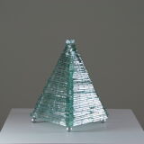 Lampe pyramide en verre et métal, 1970s