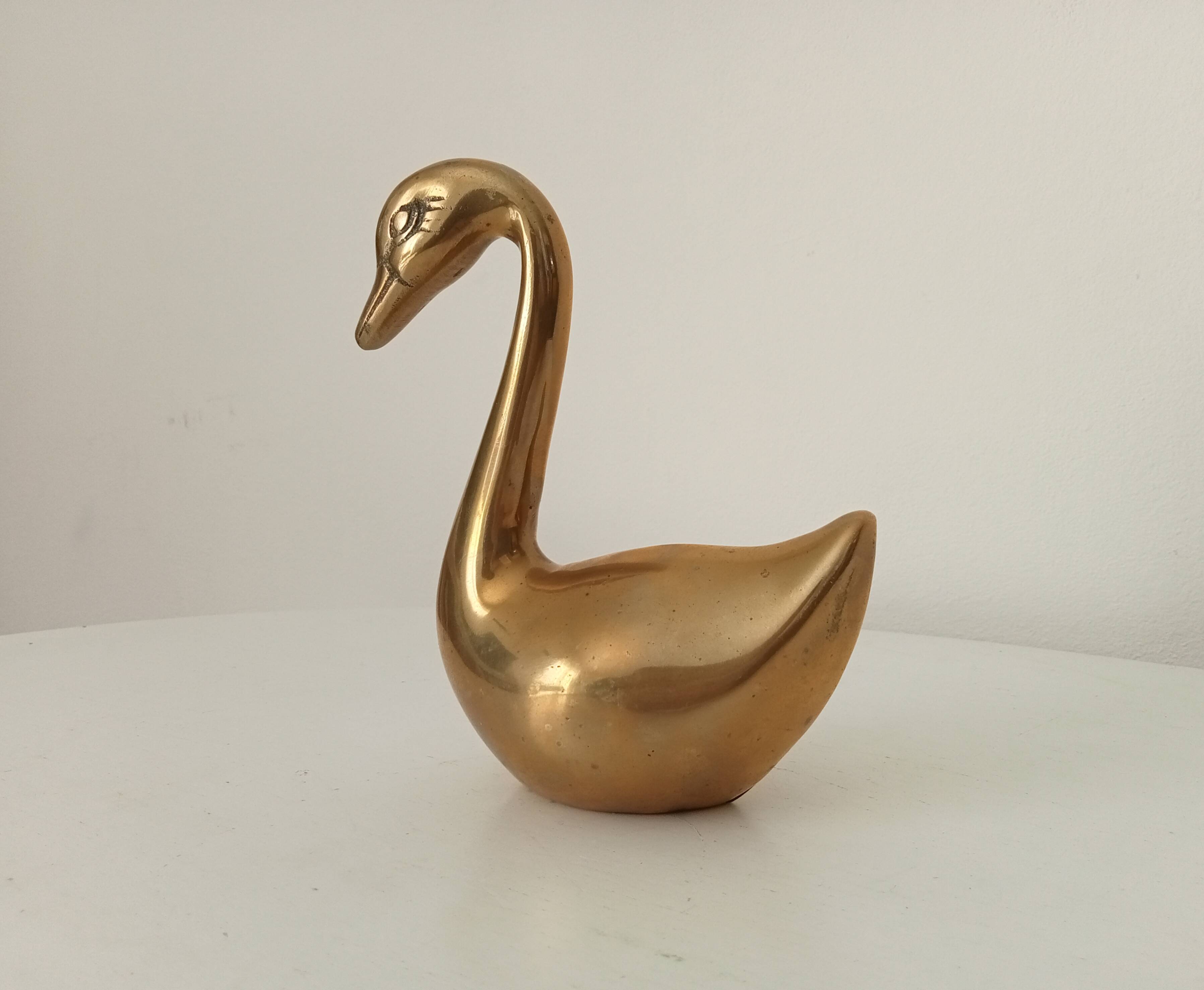 Large swan in solid gilded brass from the 50s