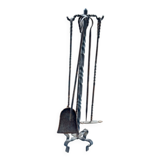 Fireplace tool set