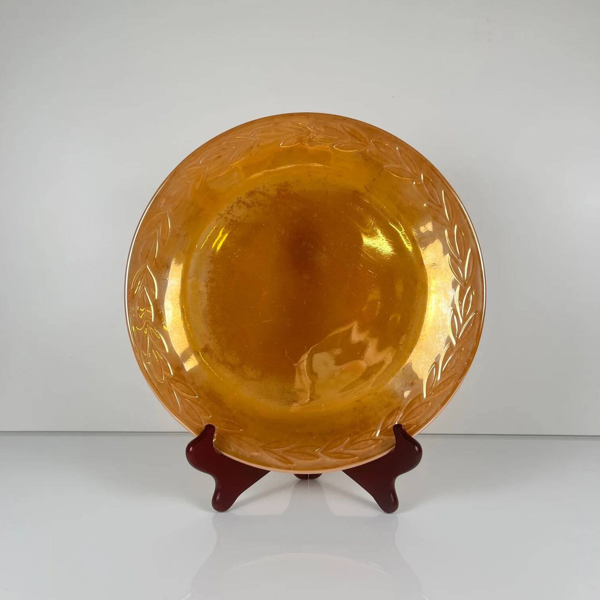 Important Fire-King Peach Lustre "Laurel Leaf" service for 12 people, Anchor Hocking, USA, 1950s.