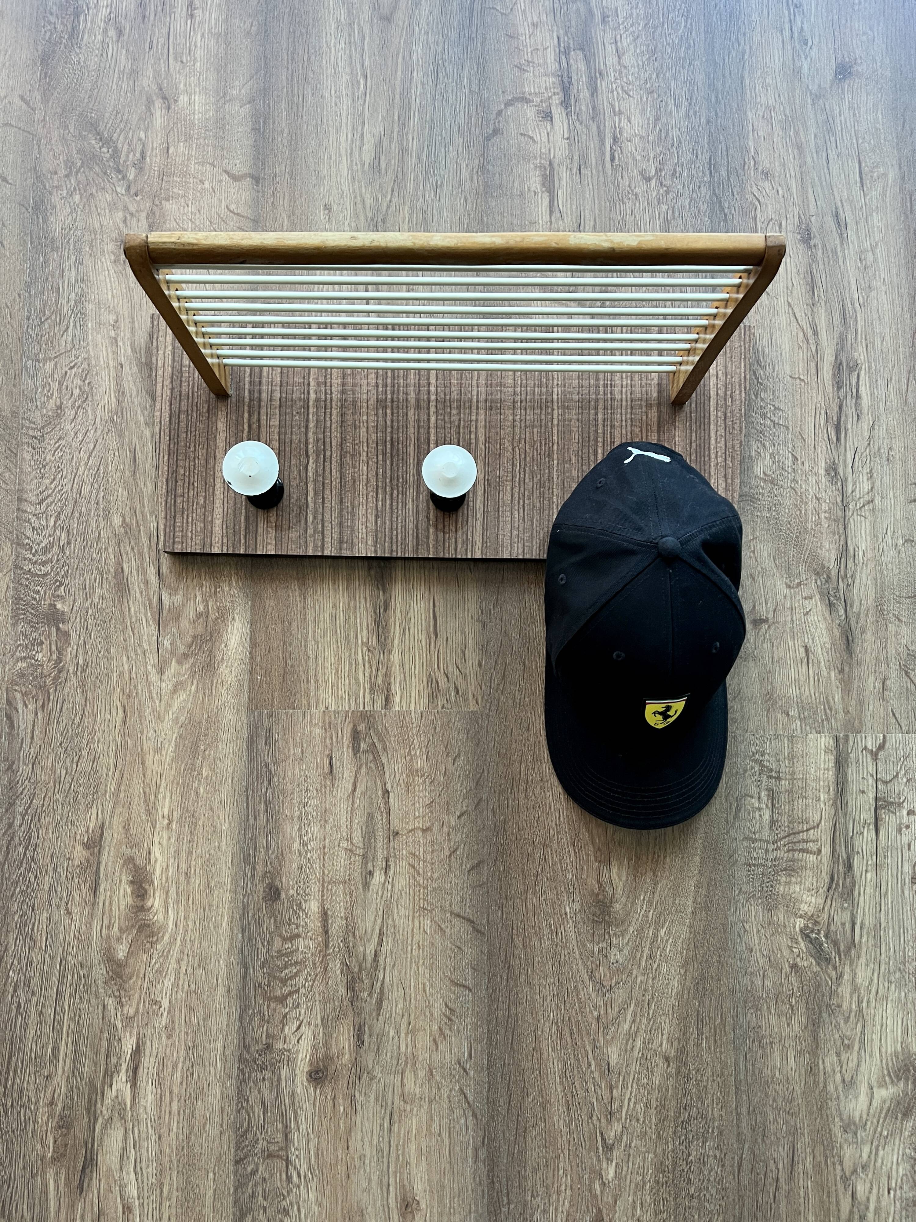 Stylish Mid Century Modern Coat Rack with Wooden Shelves - Charming Vintage Inspired Coat Hanger - S