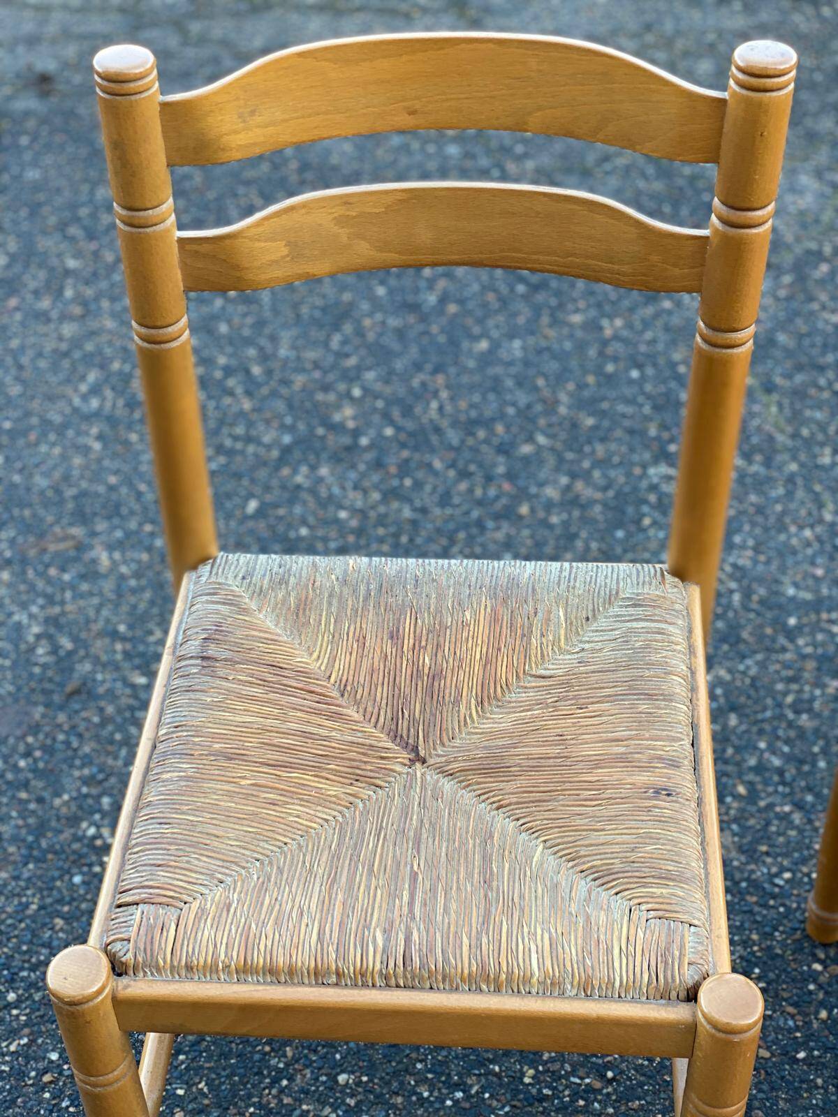 4 solid wood chairs with straw and fabric