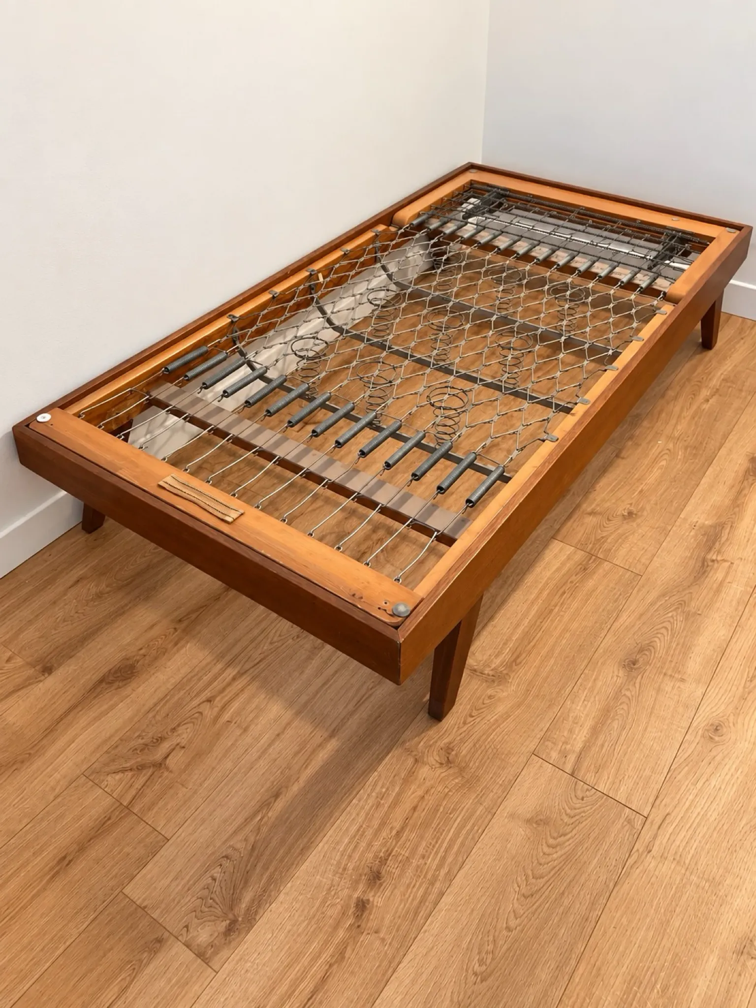 Adjustable bed