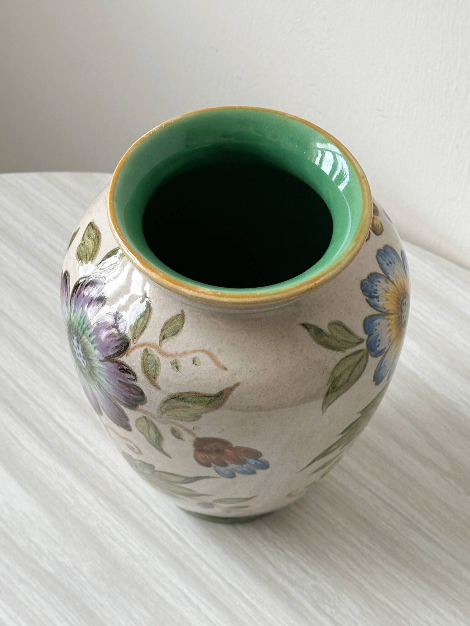 Gouda Art Holland 'POLO' hand painted floral vase number 3160