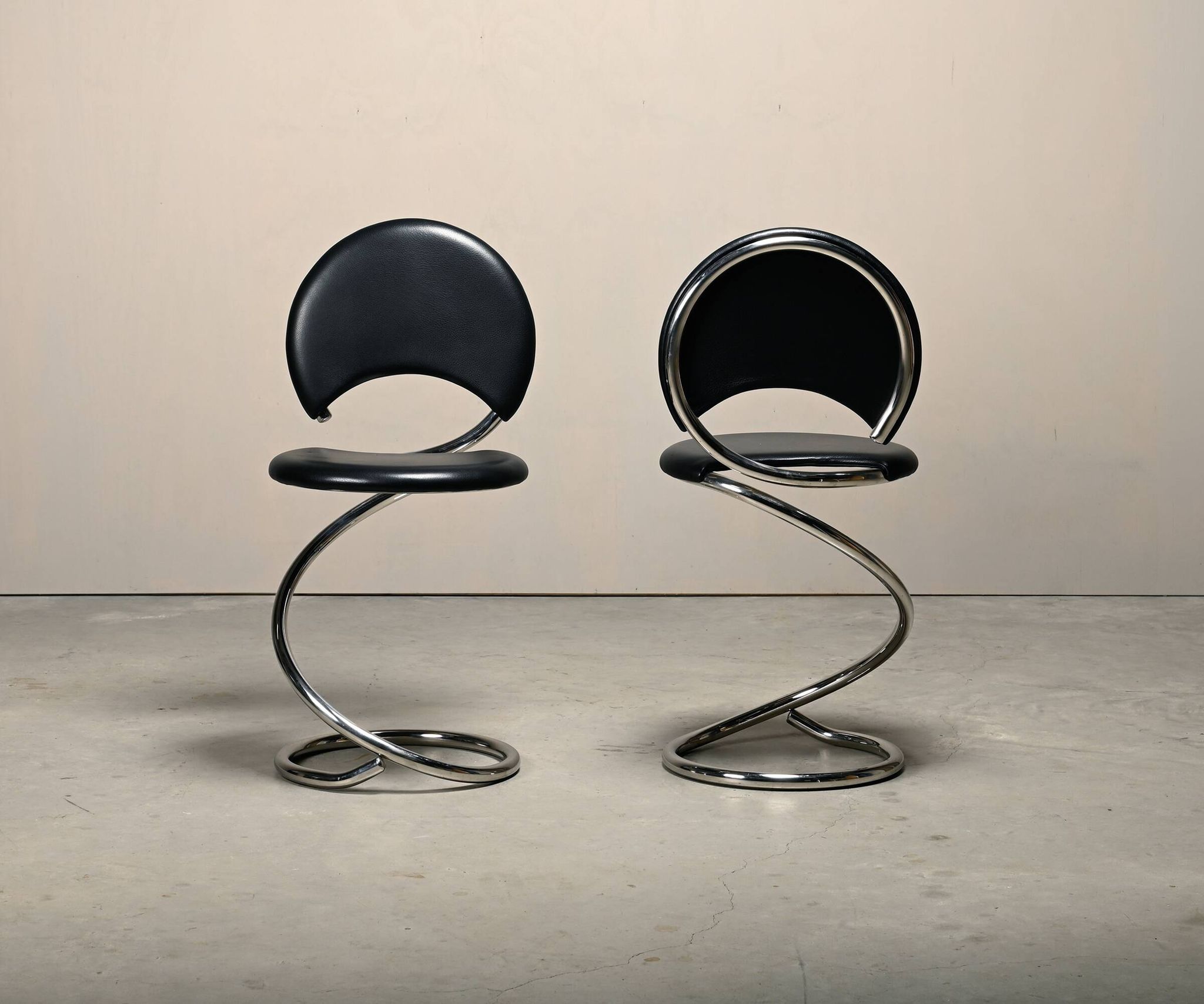 Poul Henningsen Snake Chairs, Model PH-501 in chrome and full black leather