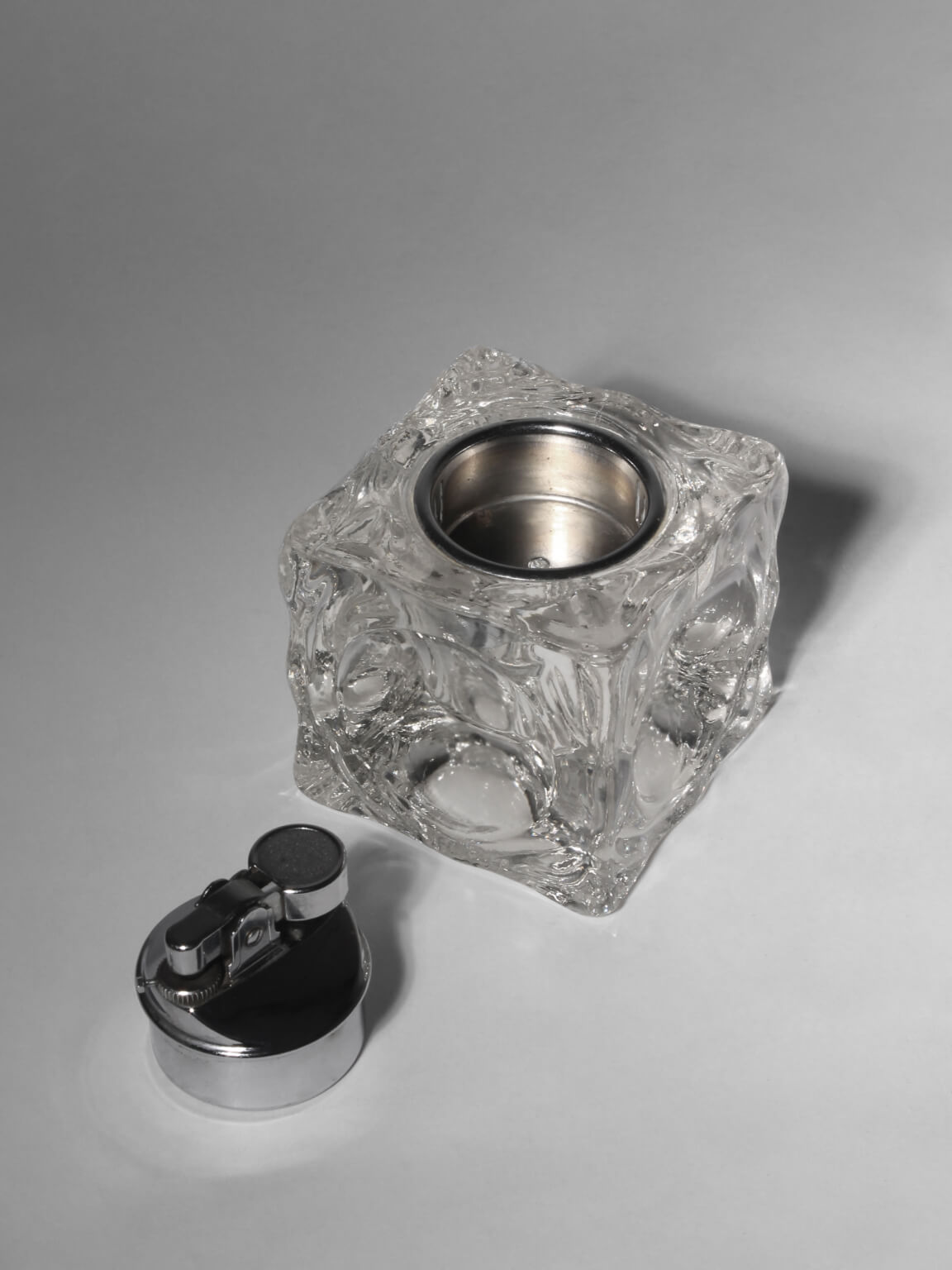 Briquet en verre en forme de cube de glace, années 1970