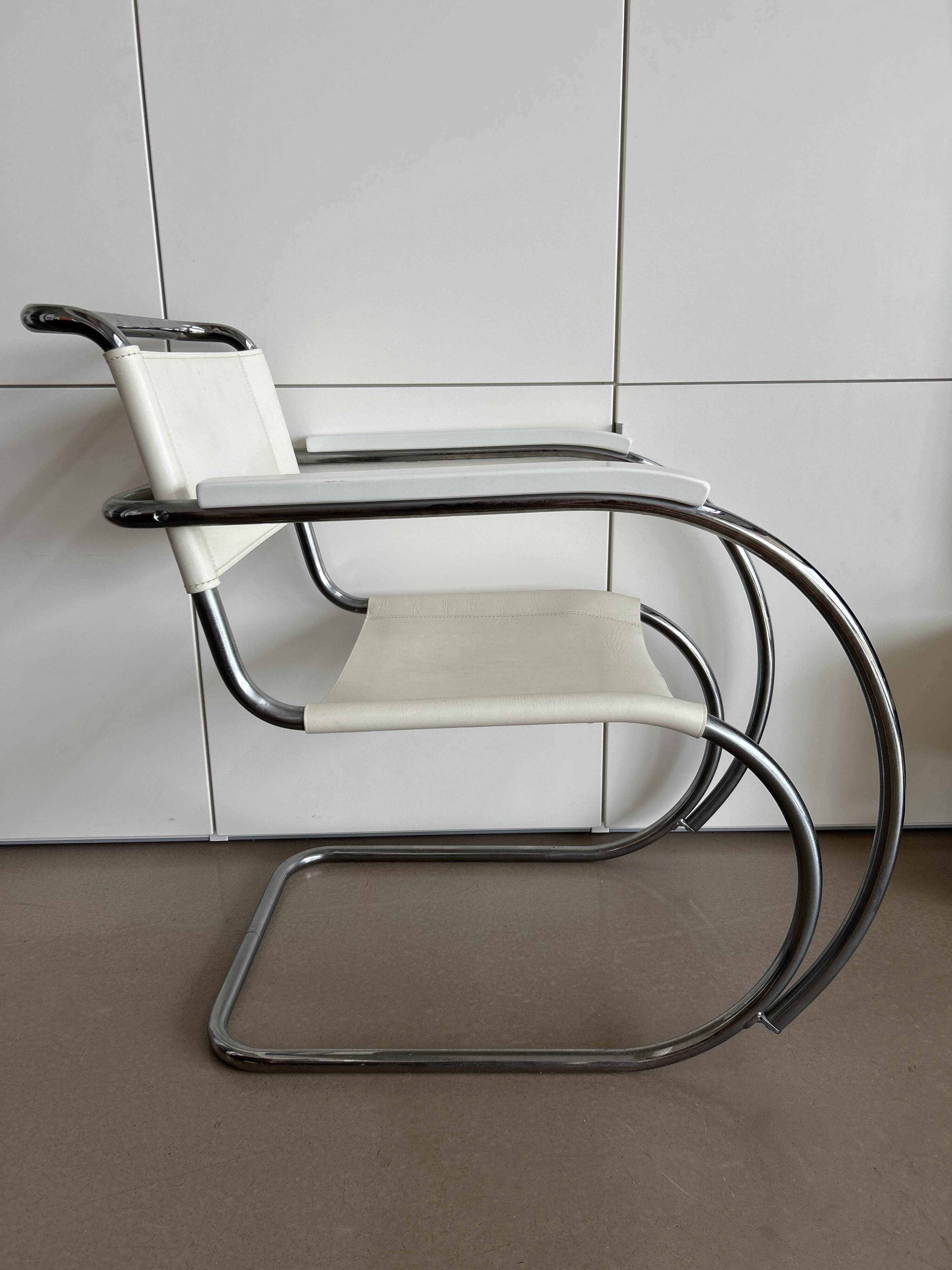 Mies van der Rohe armchair in white leather and chrome MR20 Thonet collection