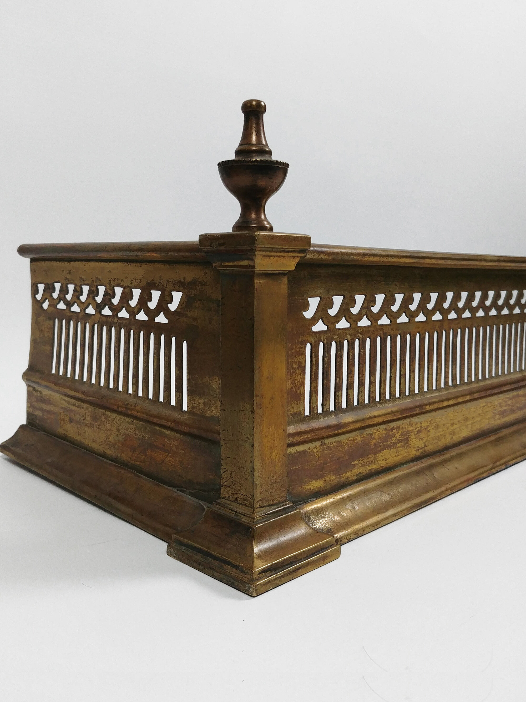 Foyer bar for gilded bronze fireplace, Empire era. 19th century.