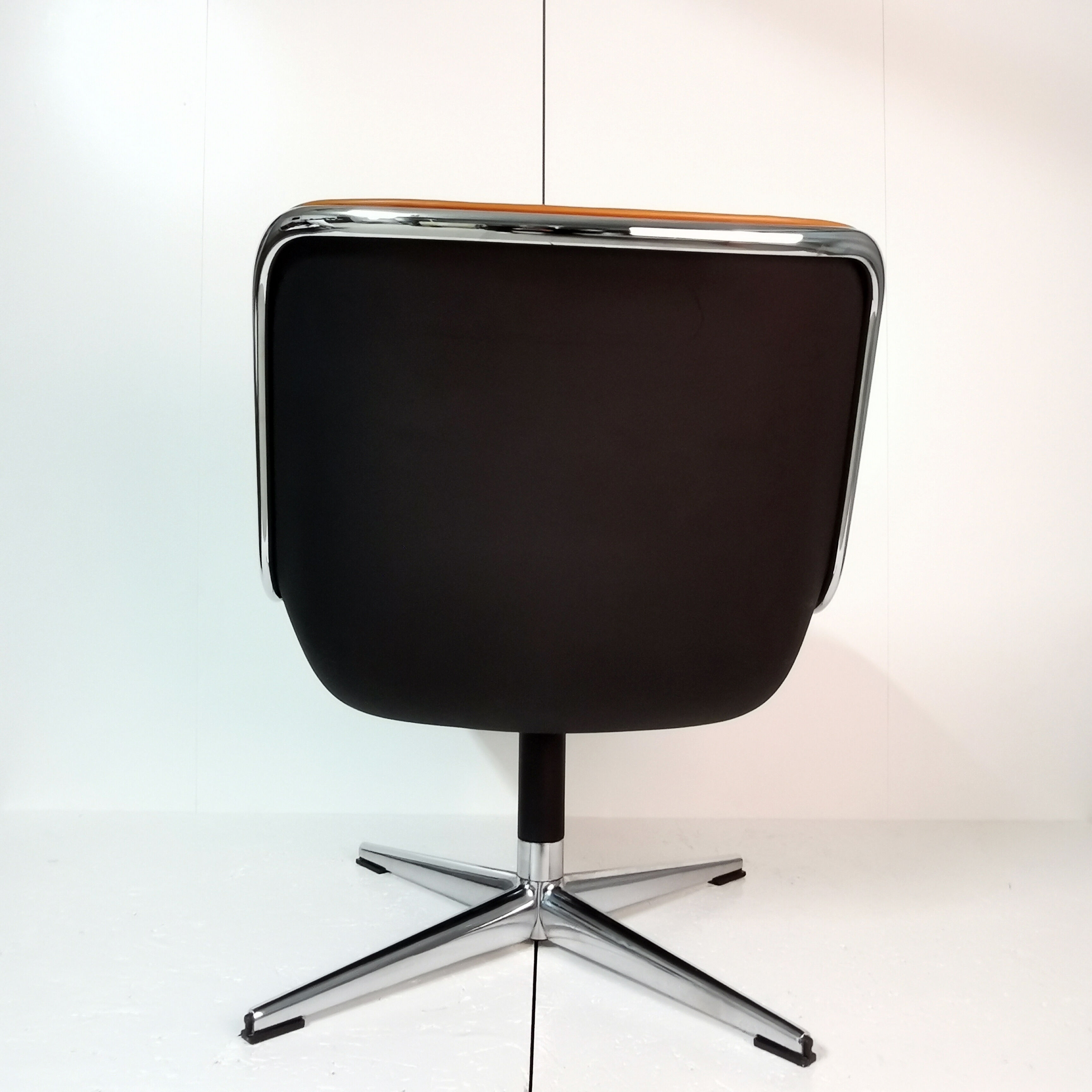 Charles Pollock's swivel armchair for Knoll, 1970