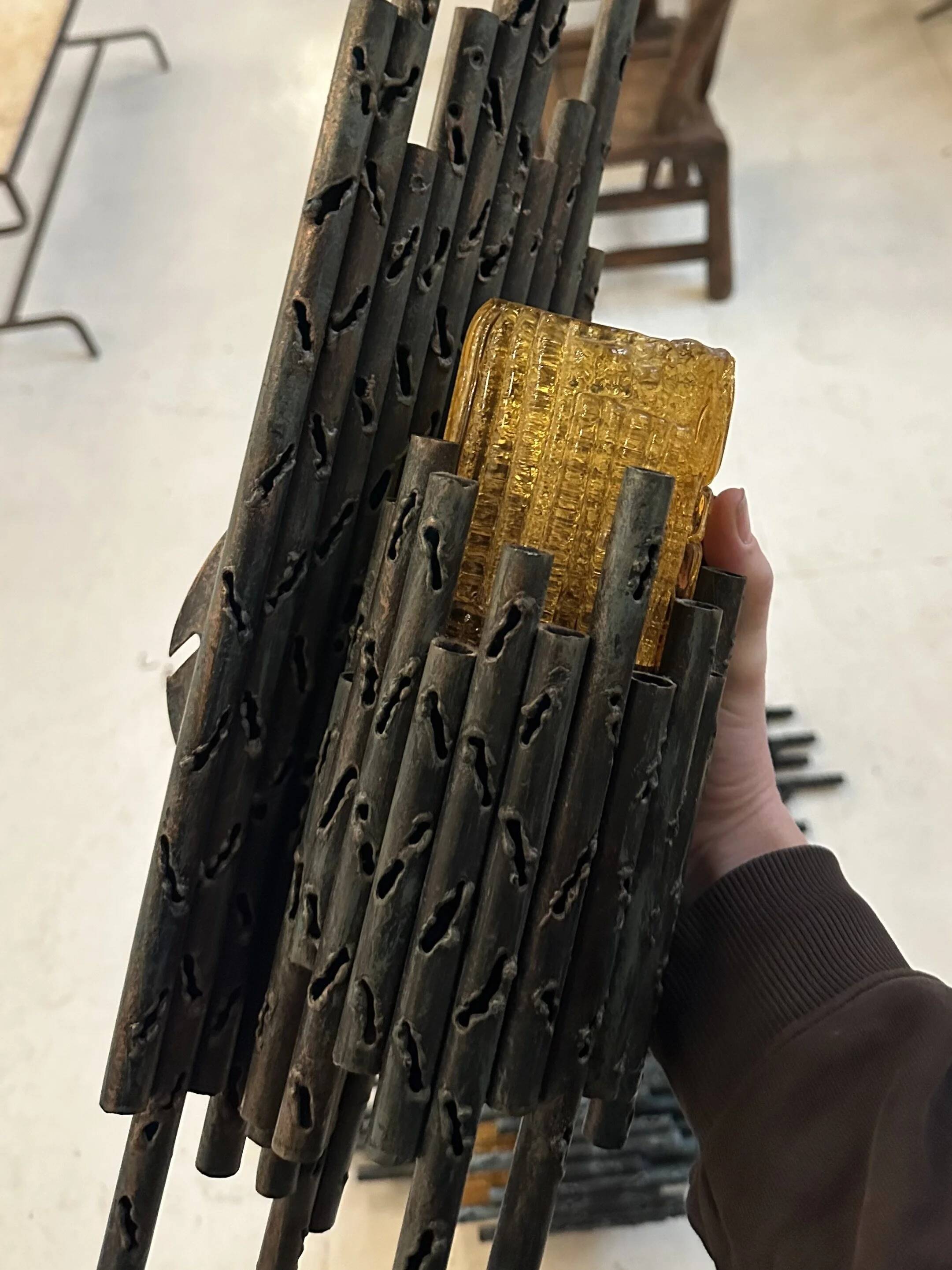 3 appliques murales brutalistes en acier et verre