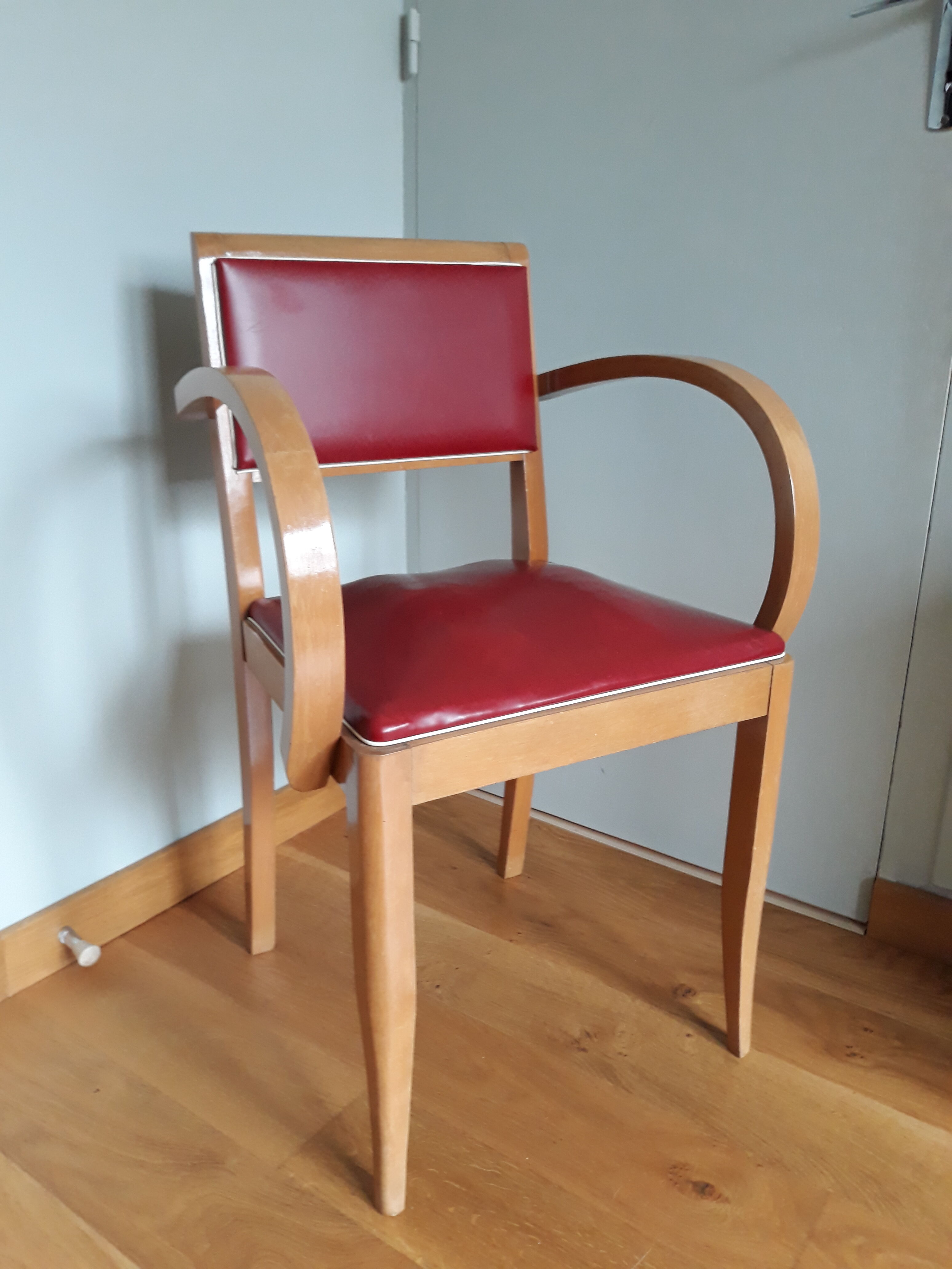 Fauteuil bridge skaï rouge
