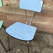 2 chaises en formica dépareillées mid century vintage 1960