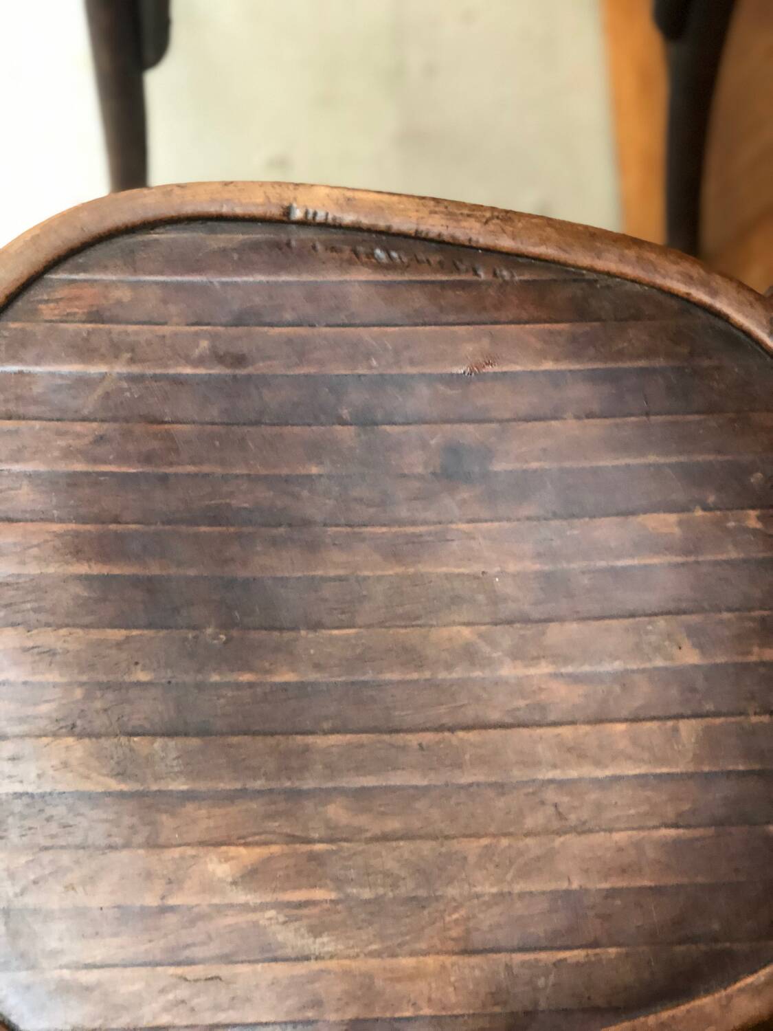 Anciennes chaises bistrot bois courbe