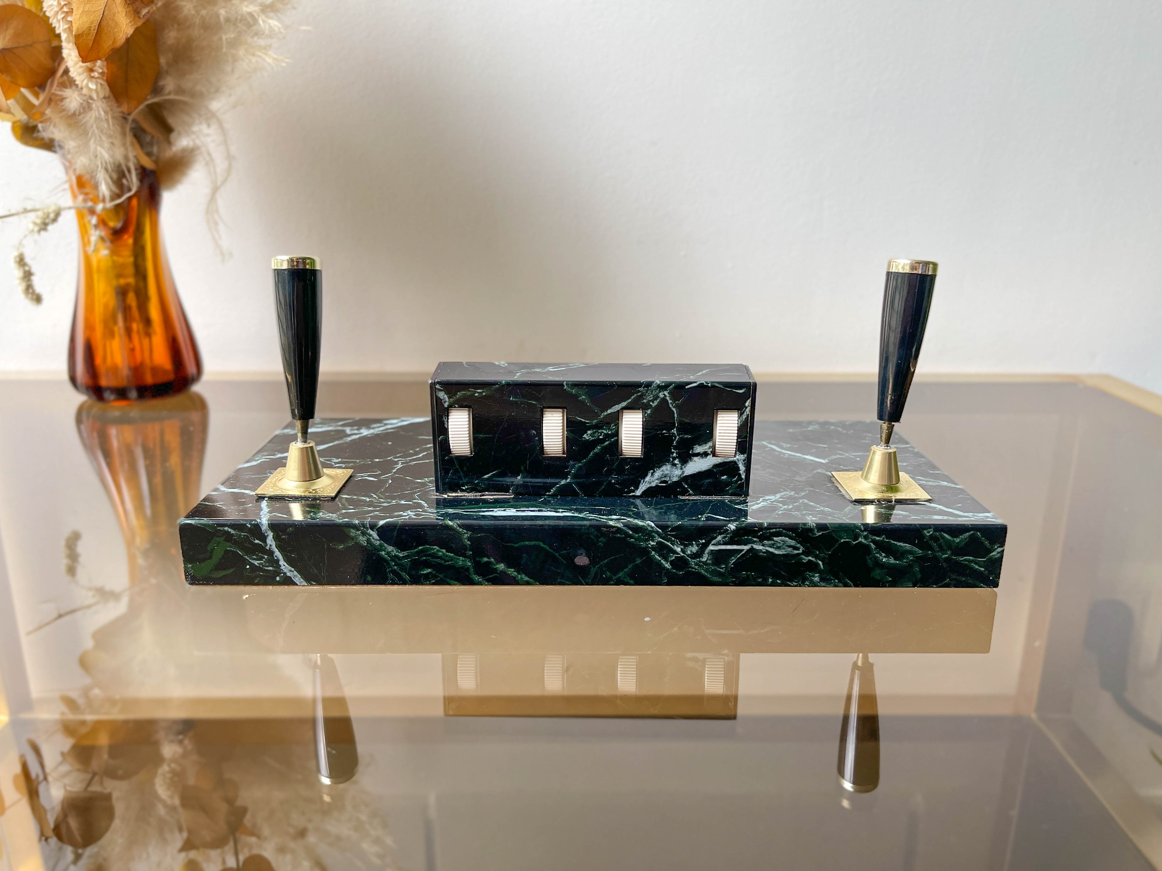 Perpetual calendar with vintage pen holder black gold marble effect