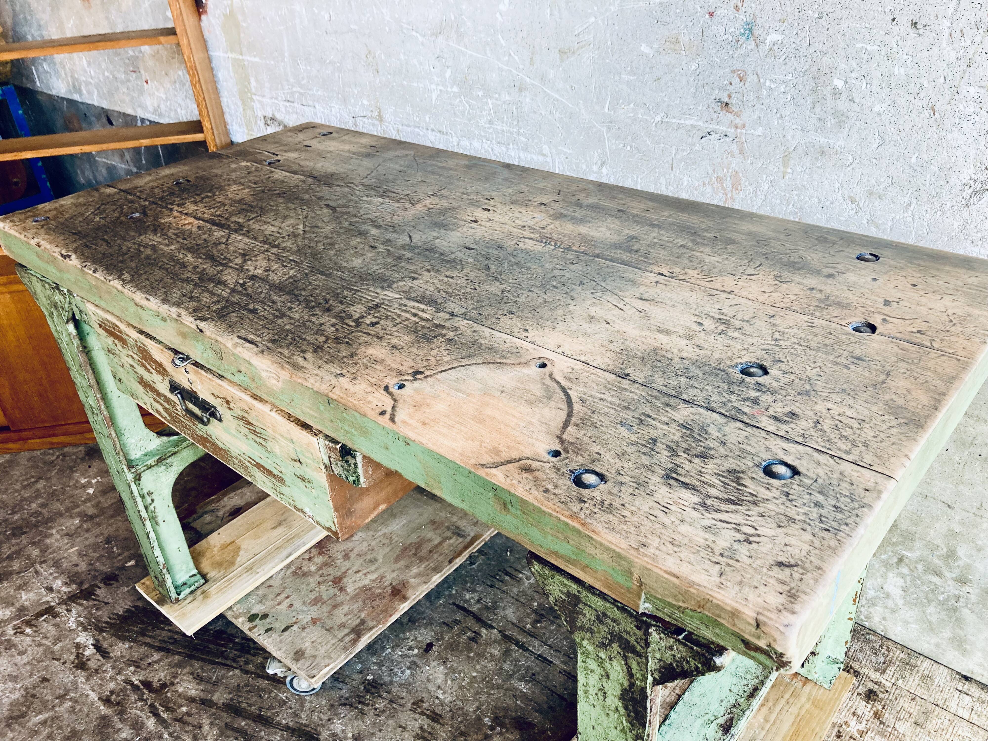 Workbench chocolate mint