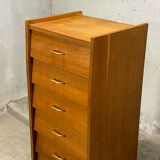 Oak chest of drawers