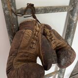 Ancienne paire de gants de boxe en cuir