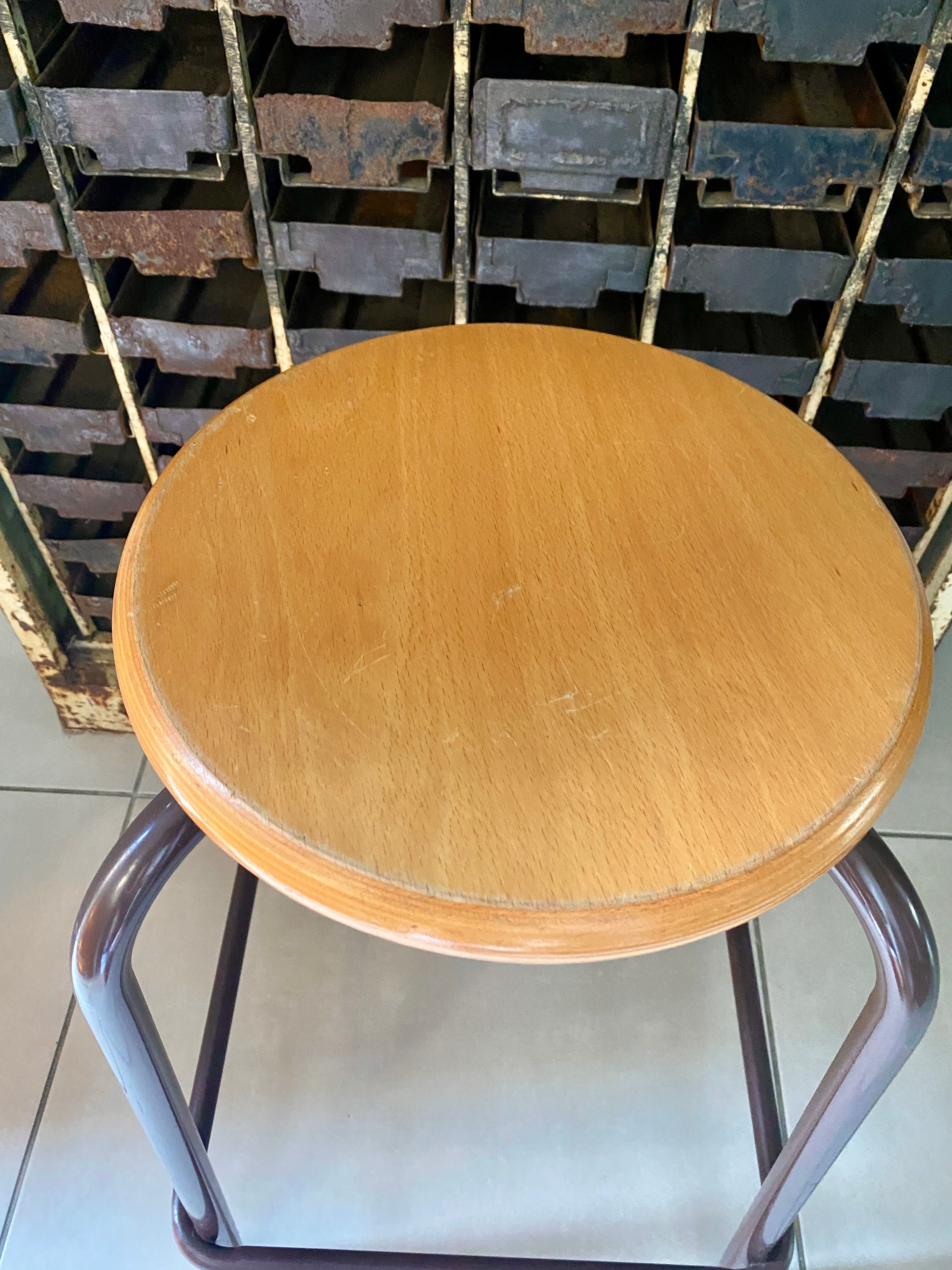 Tabouret haut d'atelier