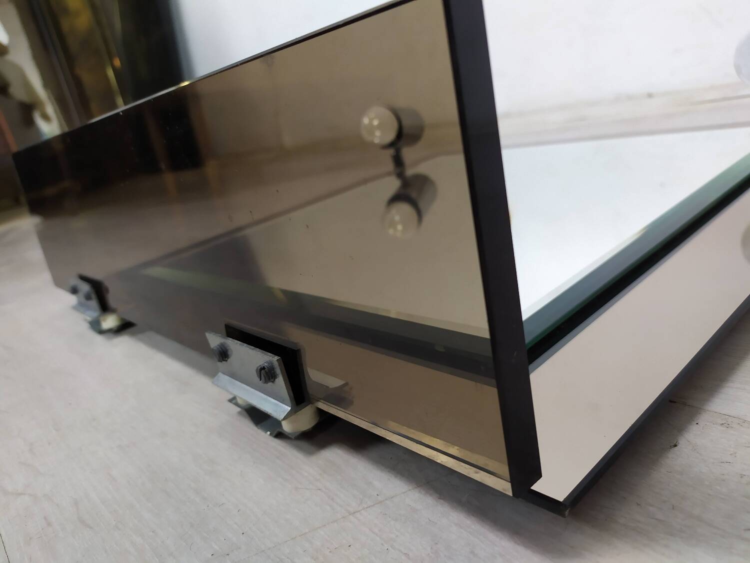 Vintage illuminated bathroom mirror