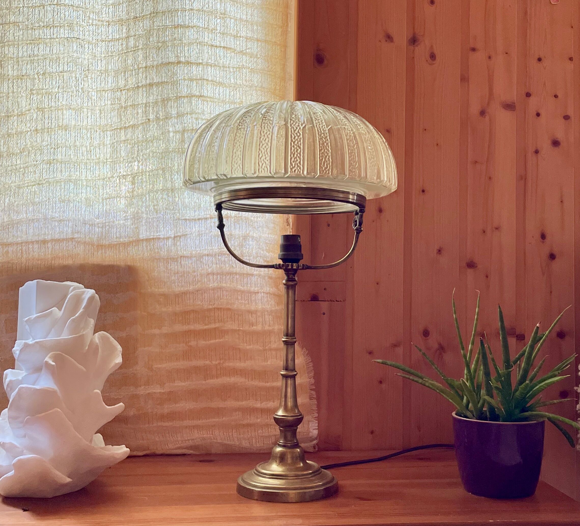 Old Art Deco style lamp 1960 in brass and glass.