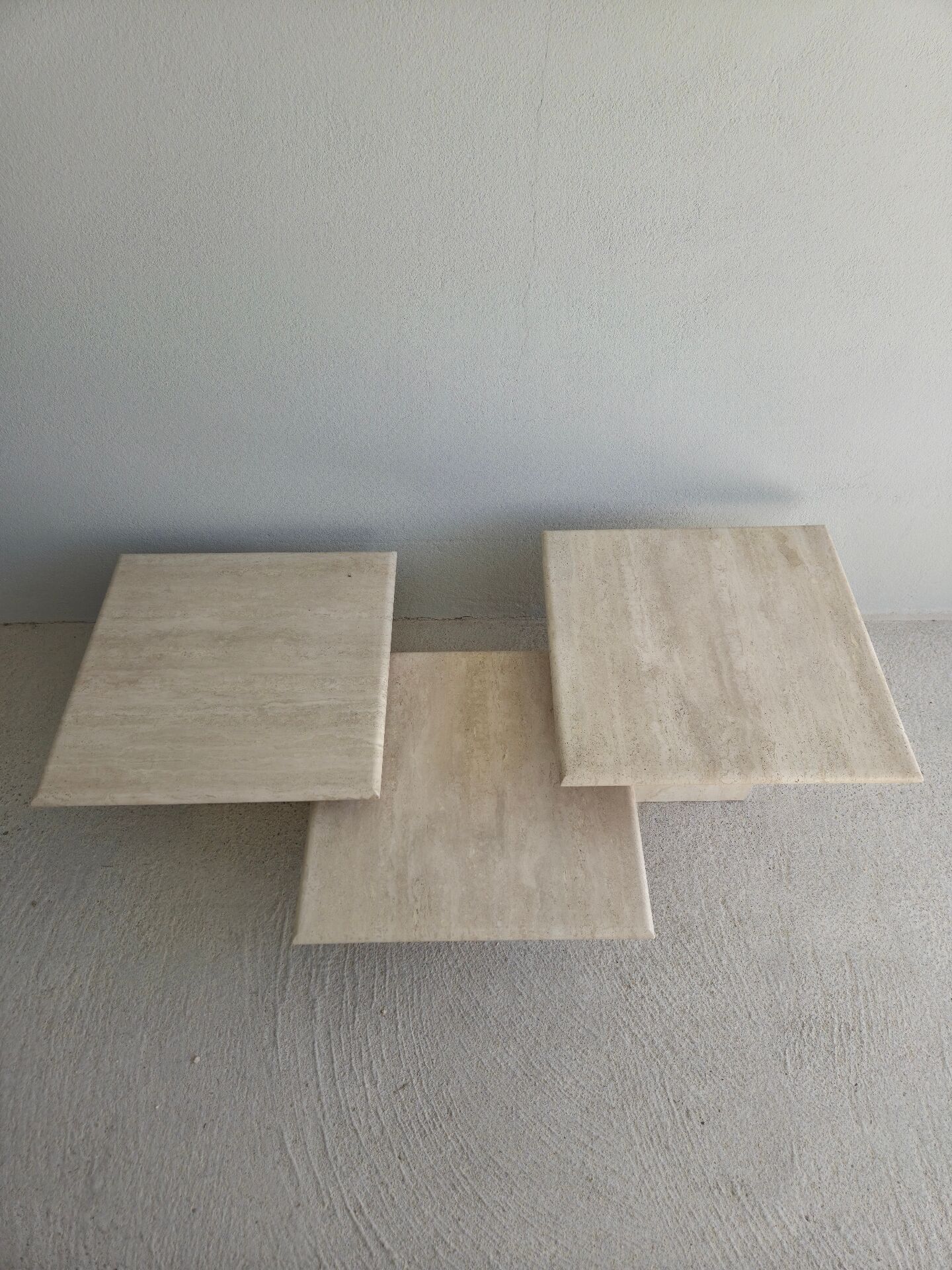 Tables gigognes- basses travertin 1970