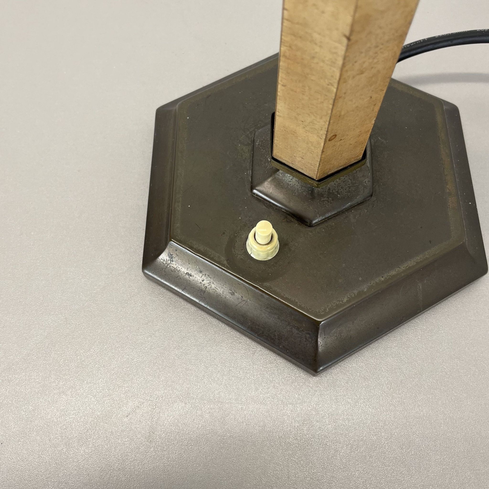 lampe de table Art déco unique en laiton et bois, Allemagne années 1930
