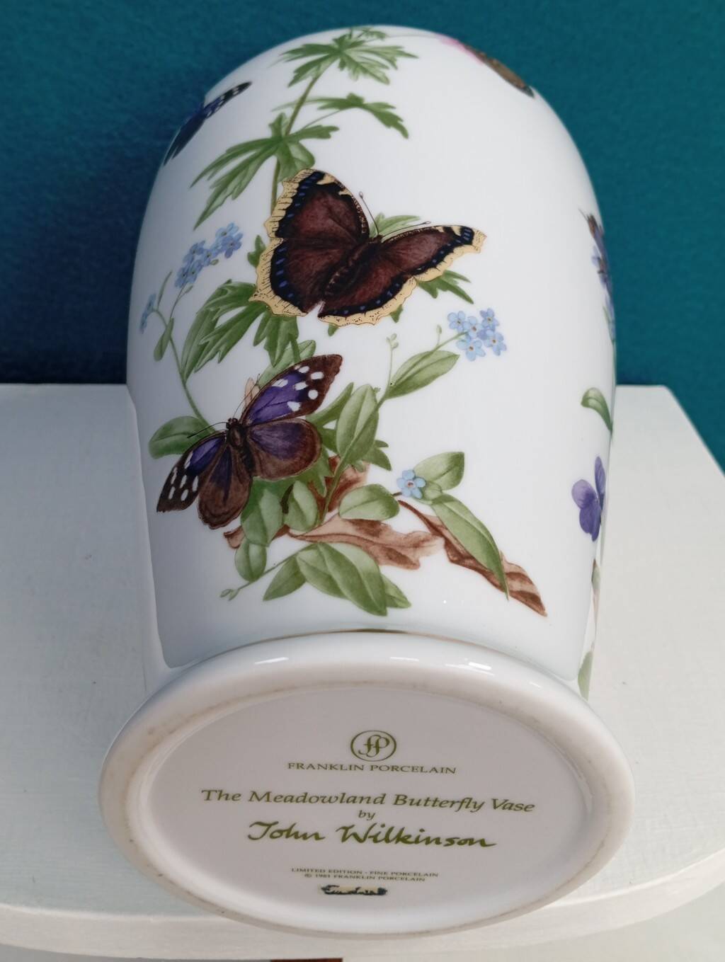 Vase porcelaine années 80 décor papillons