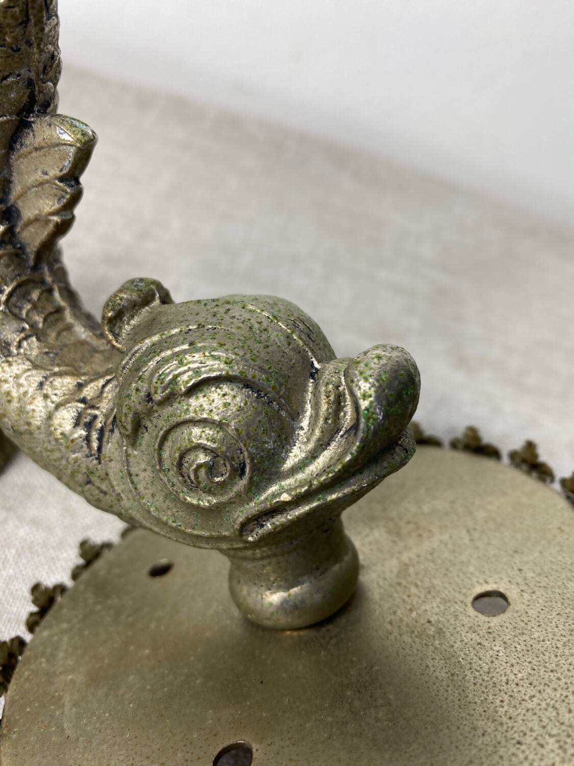 Applique poisson de style art déco en métal argenté