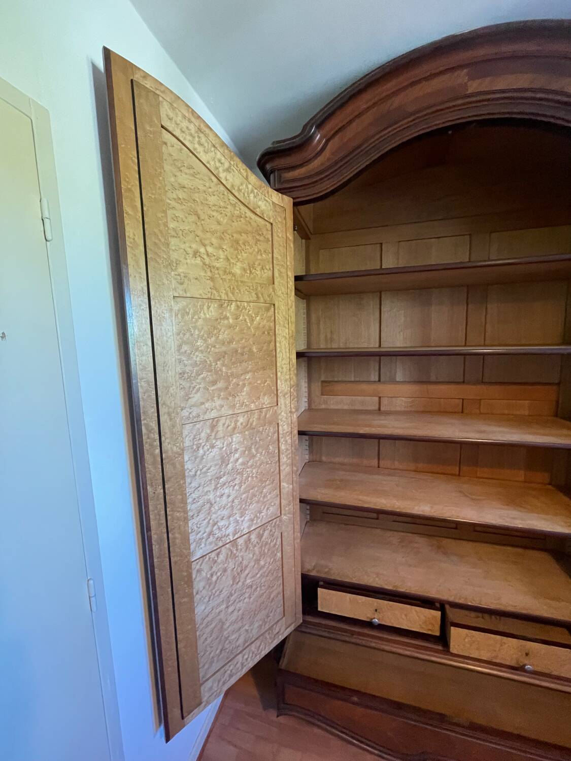 Glass-fronted lingerie wardrobe in solid wood
