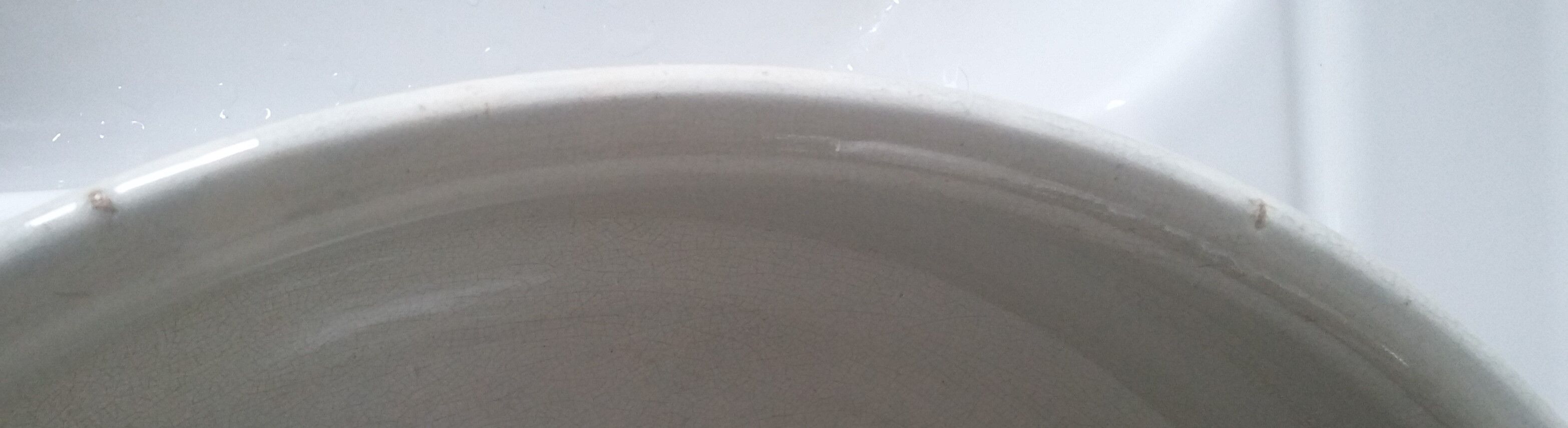 Plat en faïence de St Amand