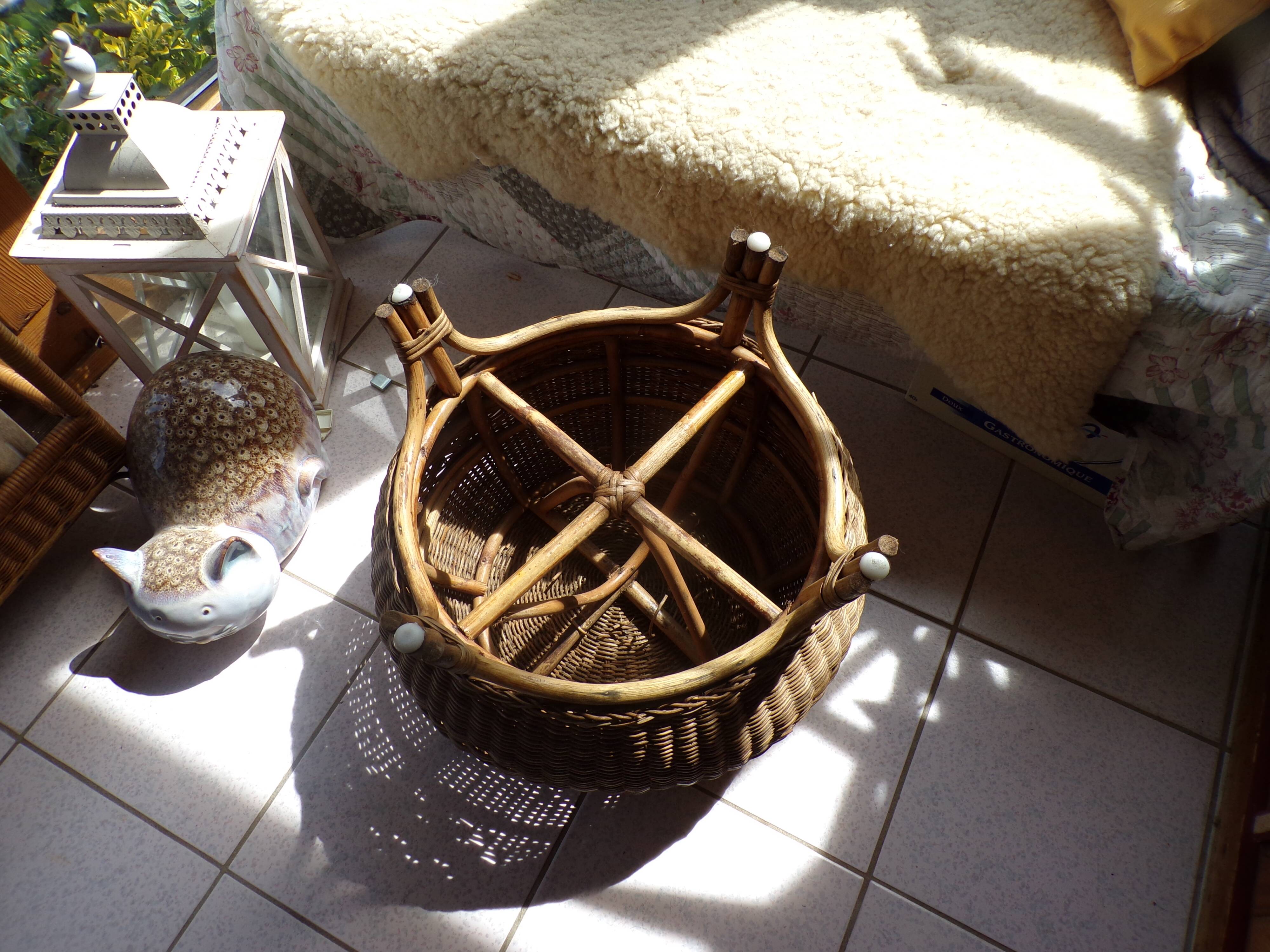 Wicker and rattan pouf