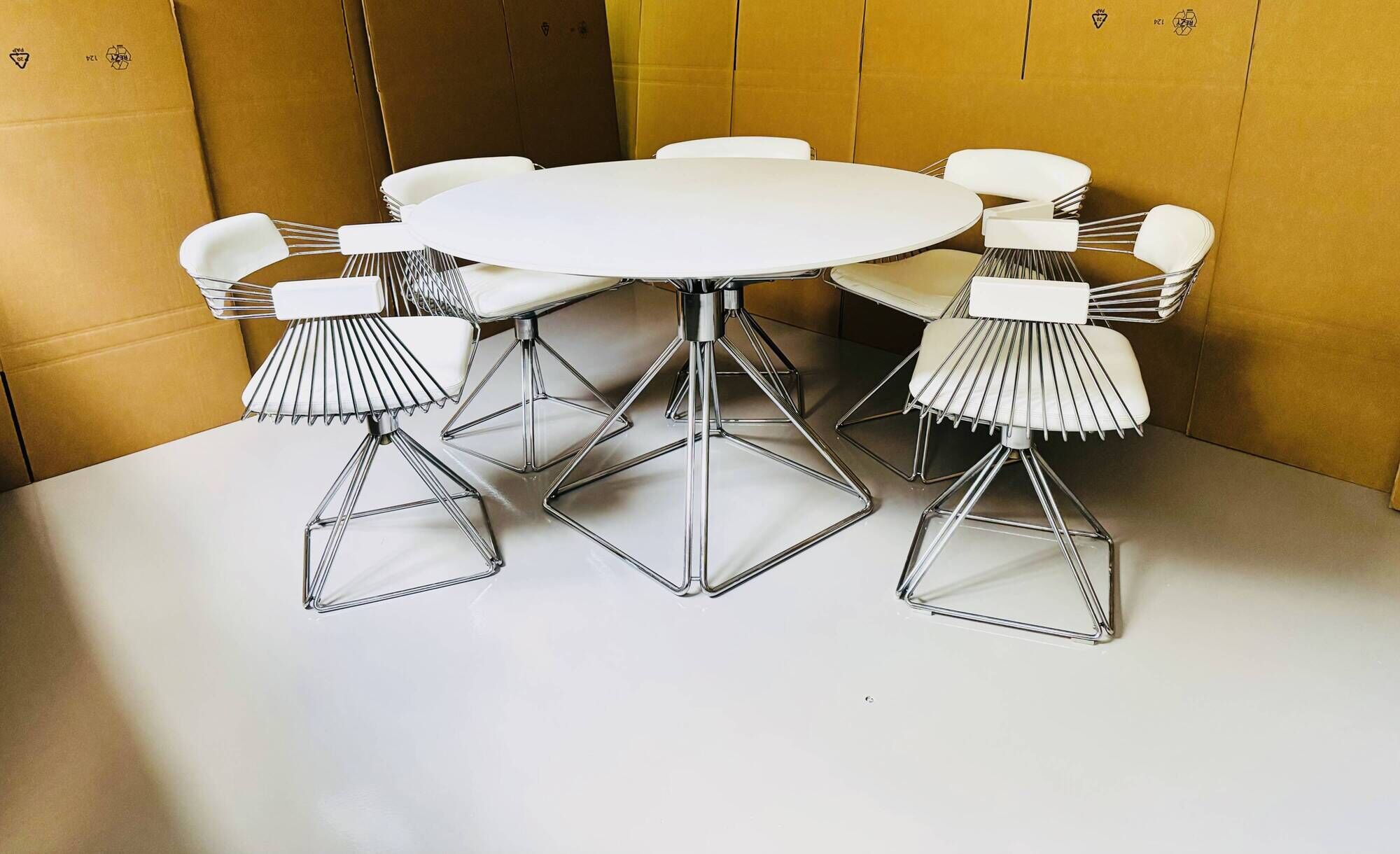 Set of Dining Table with 5 Swivel Wire Chairs by Rudi Verelst for Novalux