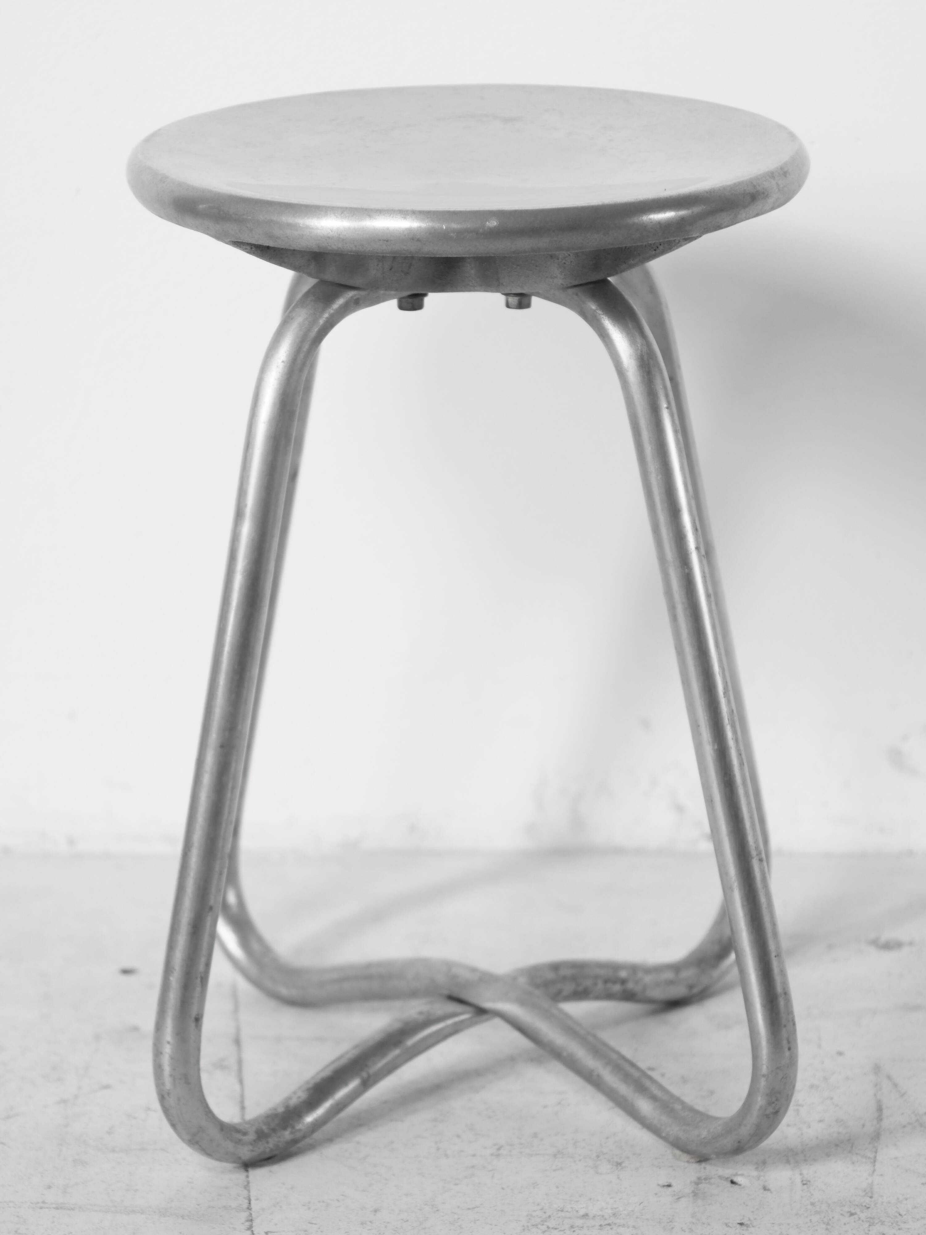 tubular design stool in aluminium cast