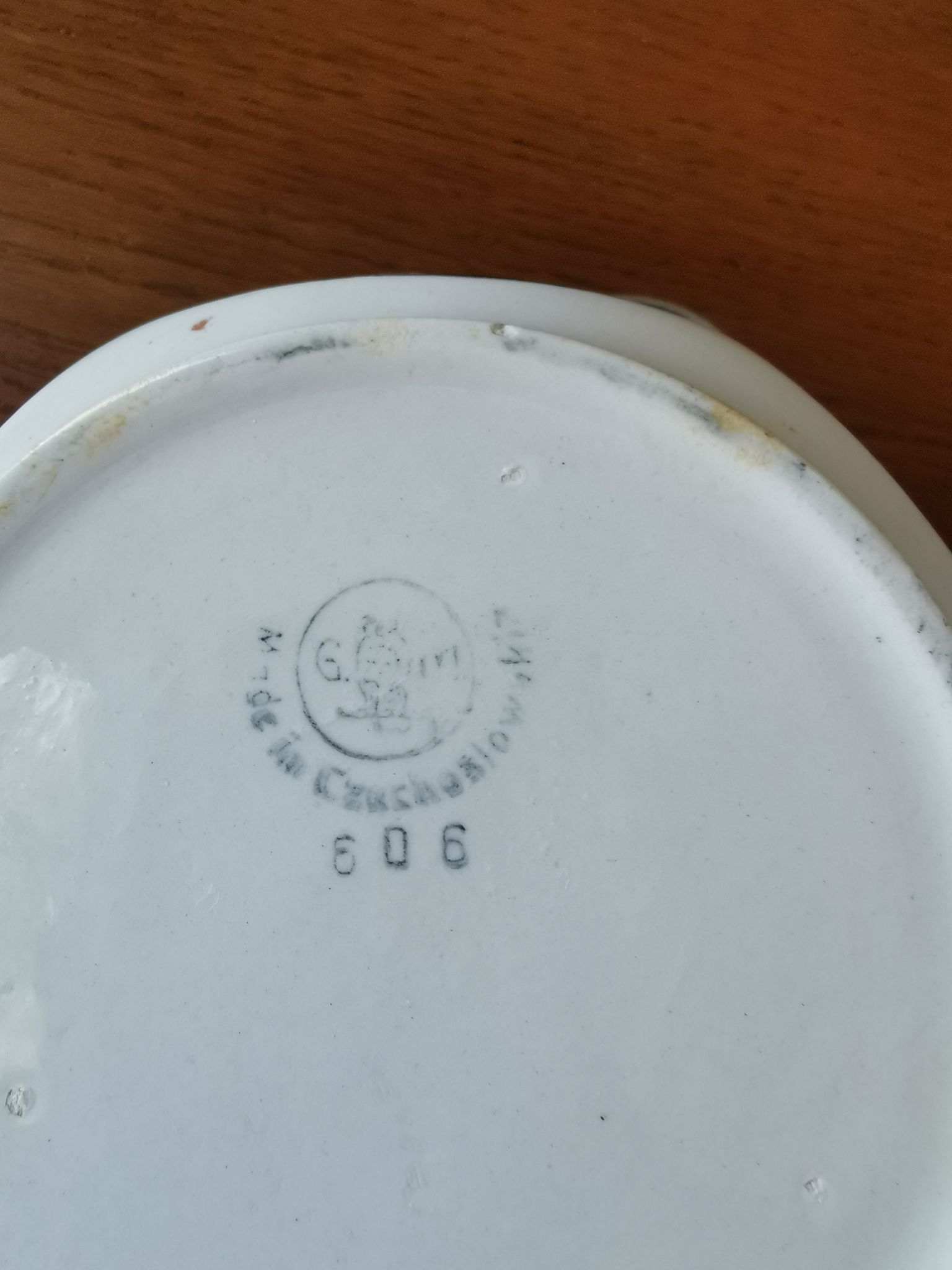 Art Deco hexagonal ceramic bonbonnière