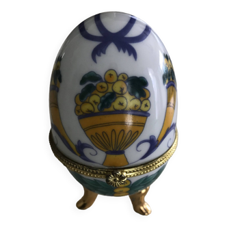 Egg-shaped porcelain box