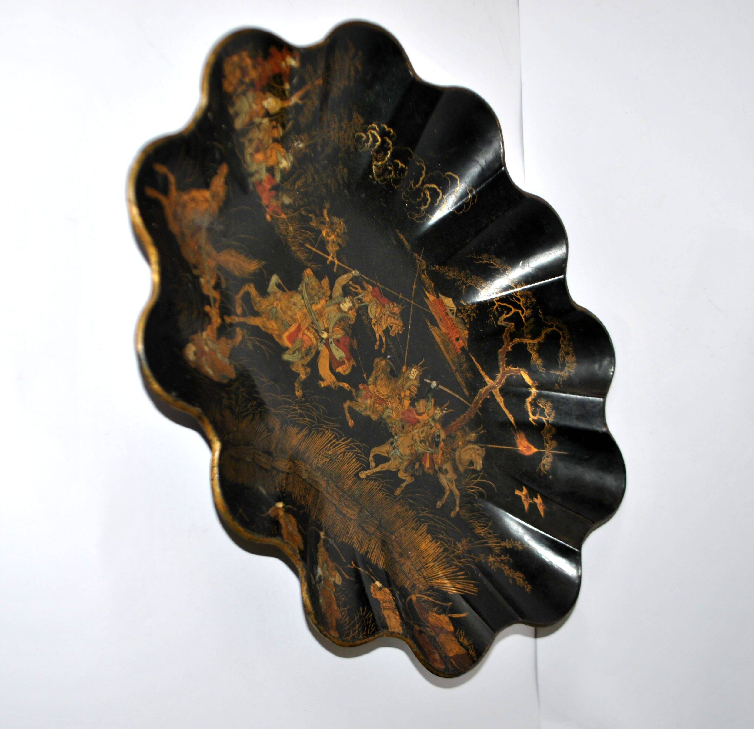 Chinese lacquer basket plateau Napoleon III with gold decoration, Japan combat, 19th century.